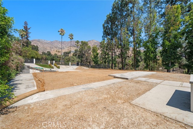 1400 E Palm Street, Altadena CA: https://media.crmls.org/medias/0d4bef1a-97a4-48db-9a5f-5873365850ca.jpg