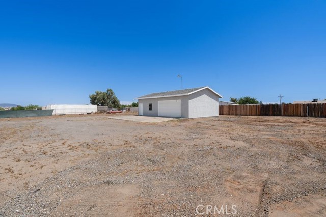 16233 Manzanita Street, Hesperia CA: https://media.crmls.org/medias/0d4bf44d-d988-4b0b-8c74-670dc6a76317.jpg