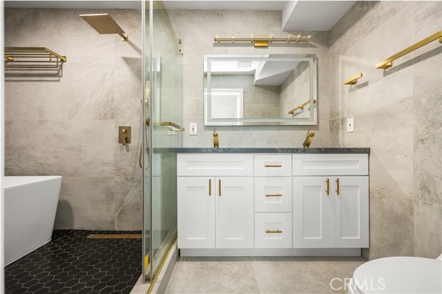 Detail Gallery Image 31 of 42 For 17110 Bluewater Ln, Huntington Beach,  CA 92649 - 1 Beds | 1/1 Baths