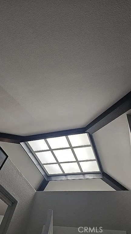 https://media.crmls.org/medias/0d4caab9-1be4-449c-937b-f202af9ee8b7.jpg?preset=X-Large