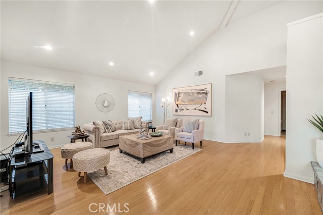 Detail Gallery Image 16 of 55 For 18830 Beechtree Ln, Porter Ranch,  CA 91326 - 5 Beds | 4/1 Baths
