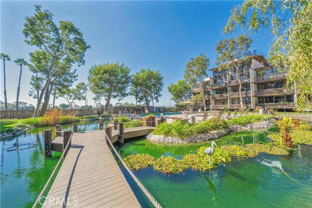Detail Gallery Image 4 of 28 For 6336 Marina Pacifica, Long Beach,  CA 90803 - 2 Beds | 2/1 Baths