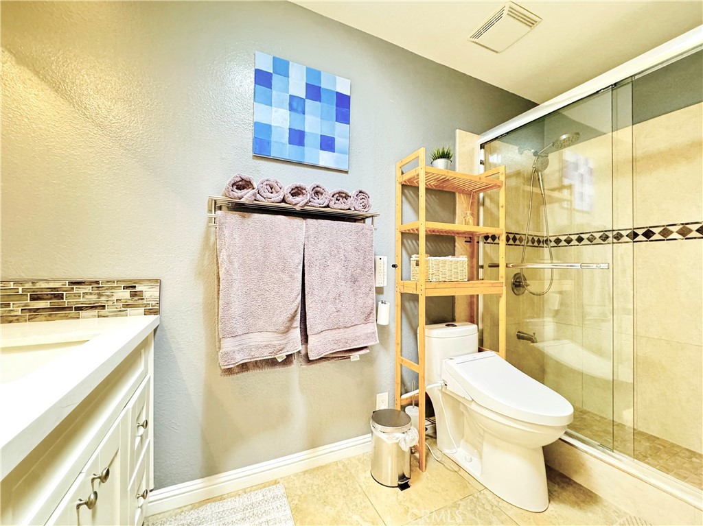 https://media.crmls.org/medias/0d4f1fb0-4af7-4349-82f1-dee26bf1e200.jpg?preset=X-Large