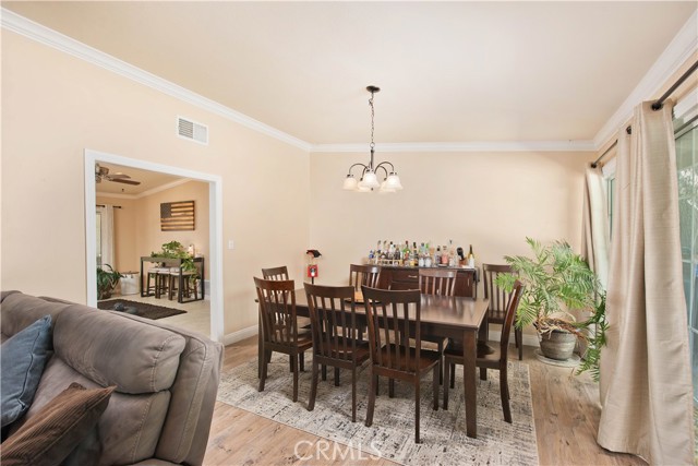 Detail Gallery Image 6 of 31 For 15877 Warm Springs Dr, Canyon Country,  CA 91387 - 5 Beds | 3 Baths