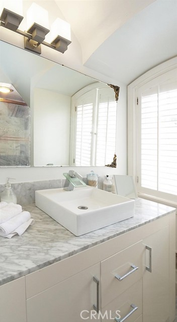 605 Paseo Del Mar, Palos Verdes Estates CA: https://media.crmls.org/medias/0d51a5a8-bd2e-4320-947c-d99dbf7f8c35.jpg