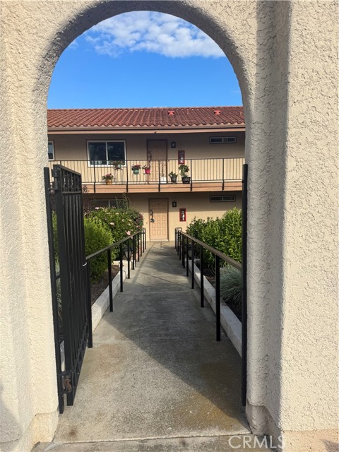 Detail Gallery Image 2 of 12 For 3496 Monte Hermoso #B,  Laguna Woods,  CA 92637 - 2 Beds | 2 Baths