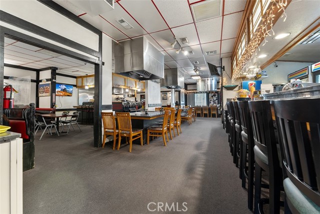 320 W Foothill Blvd, Upland CA: https://media.crmls.org/medias/0d528693-381b-4f7d-8ed5-0859b78227fc.jpg