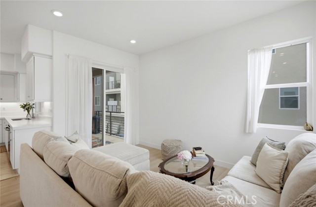 Detail Gallery Image 25 of 34 For 175 Sash, Irvine,  CA 92618 - 4 Beds | 3/1 Baths