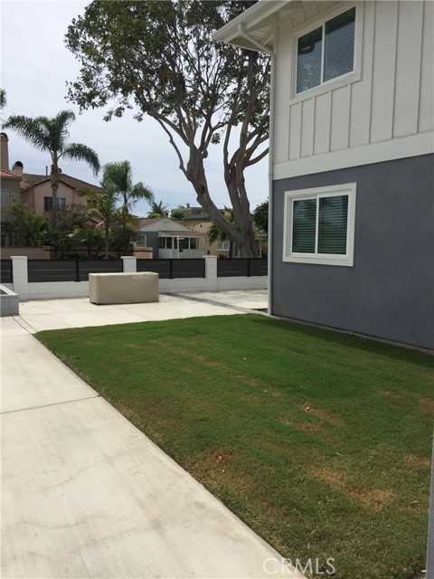 Detail Gallery Image 4 of 27 For 1505 Palm, Huntington Beach,  CA 92648 - 2 Beds | 2 Baths