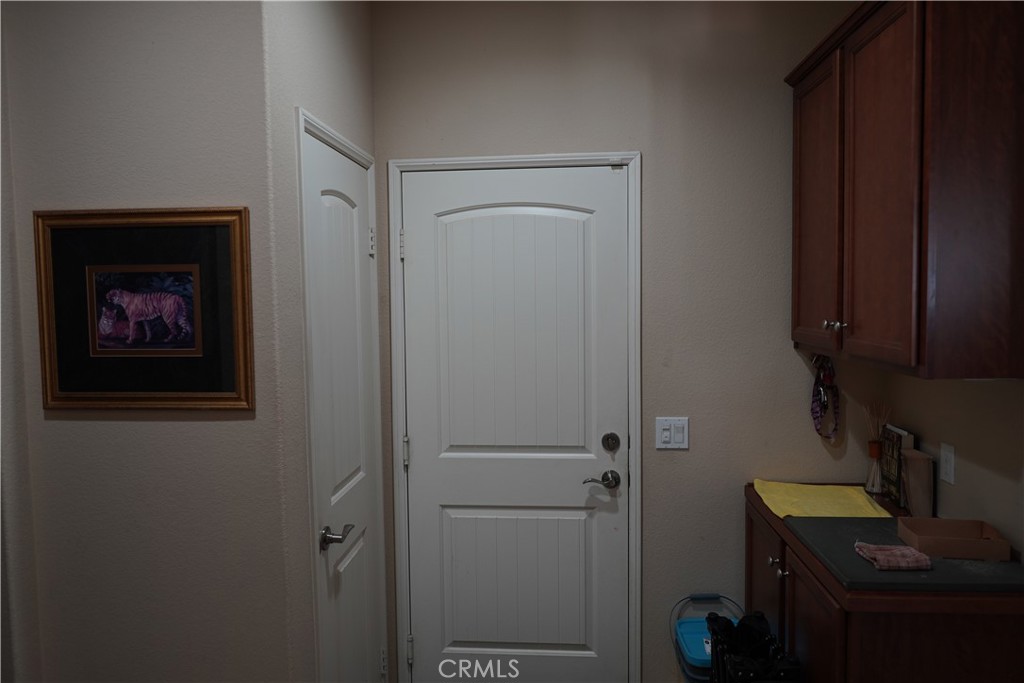https://media.crmls.org/medias/0d534a36-6a28-4a89-a459-744aed2db0a3.jpg?preset=X-Large