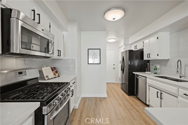 25273 Avenida Dorena, Newhall CA: https://media.crmls.org/medias/0d53af1d-3703-4198-b981-a6607fa22a51.jpg