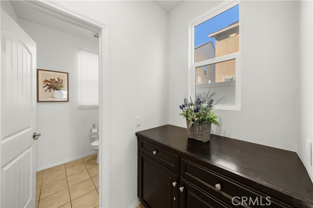 Detail Gallery Image 14 of 51 For 6956 La Rochelle Way, Chino,  CA 91710 - 5 Beds | 3/1 Baths