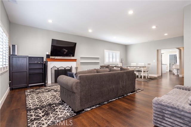 Detail Gallery Image 7 of 38 For 214 N 7th, Santa Paula,  CA 93060 - 4 Beds | 2 Baths