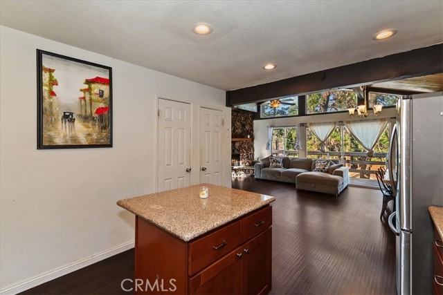 Detail Gallery Image 17 of 42 For 22868 Laurel, Crestline,  CA 92325 - 3 Beds | 2 Baths