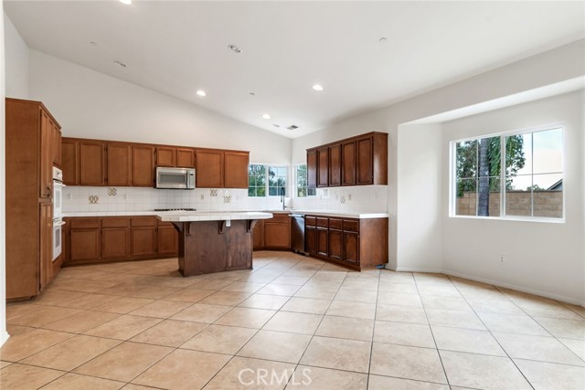 Detail Gallery Image 9 of 31 For 13251 Brookfield, Rancho Cucamonga,  CA 91739 - 4 Beds | 2 Baths