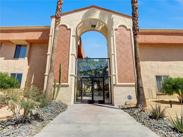 Detail Gallery Image 1 of 42 For 400 N Sunrise Way #224,  Palm Springs,  CA 92262 - 2 Beds | 2 Baths