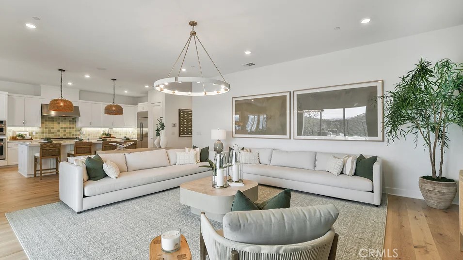 MLS #OC25233677 image #9