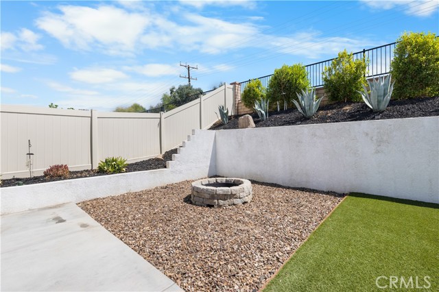 24227 Dusty Trail Way, Menifee CA: https://media.crmls.org/medias/0d557e6a-39aa-4674-a926-0772c691e2d9.jpg