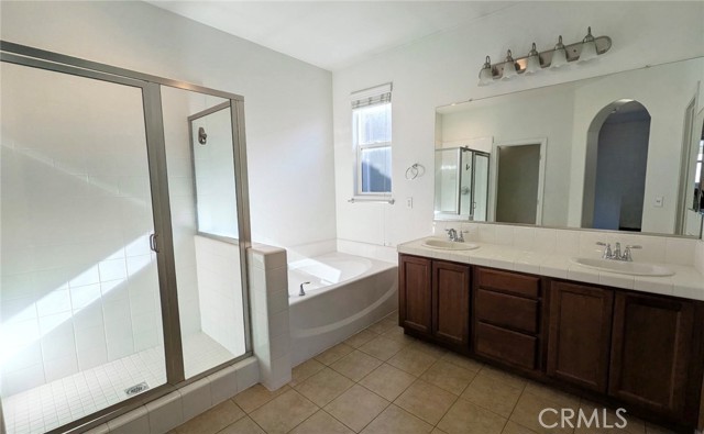 Detail Gallery Image 24 of 33 For 4361 W Artemisa, Fresno,  CA 93722 - 4 Beds | 2/1 Baths