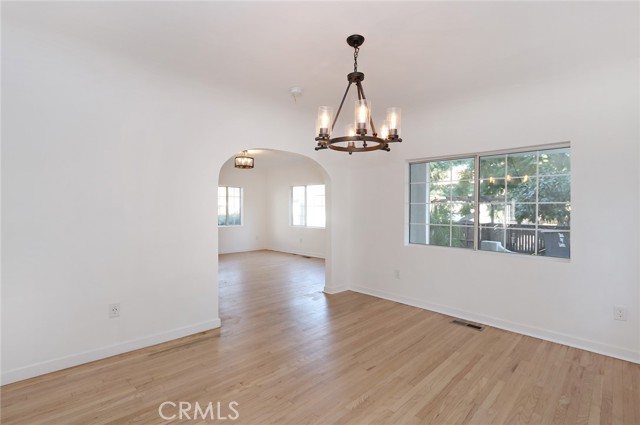 Image 8 of 71 For 1361 Armadale Avenue