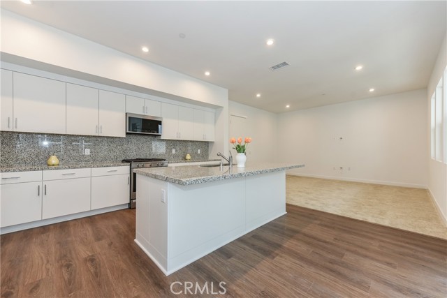 1510 S Urbana Street, Anaheim CA: https://media.crmls.org/medias/0d5661ae-6be1-4f22-a5c3-41c27a357d9d.jpg