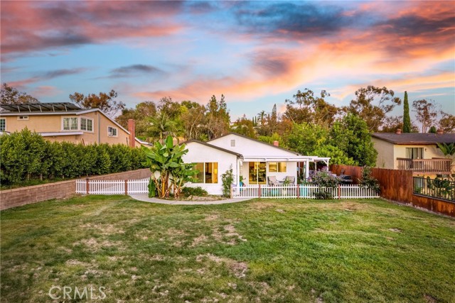 22701 Via Tercero, Mission Viejo CA: https://media.crmls.org/medias/0d572958-5fa7-4fac-8d2d-1883dc0ec4b0.jpg
