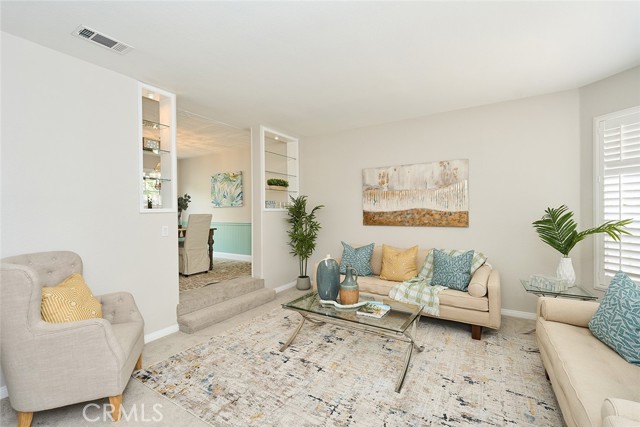 385 Park Avenue, Long Beach CA: https://media.crmls.org/medias/0d572eee-af25-4a8a-b4cb-1708c59ab1e4.jpg