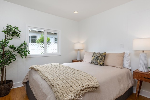Detail Gallery Image 7 of 11 For 1765 Fern Ln, Glendale,  CA 91208 - 3 Beds | 2 Baths