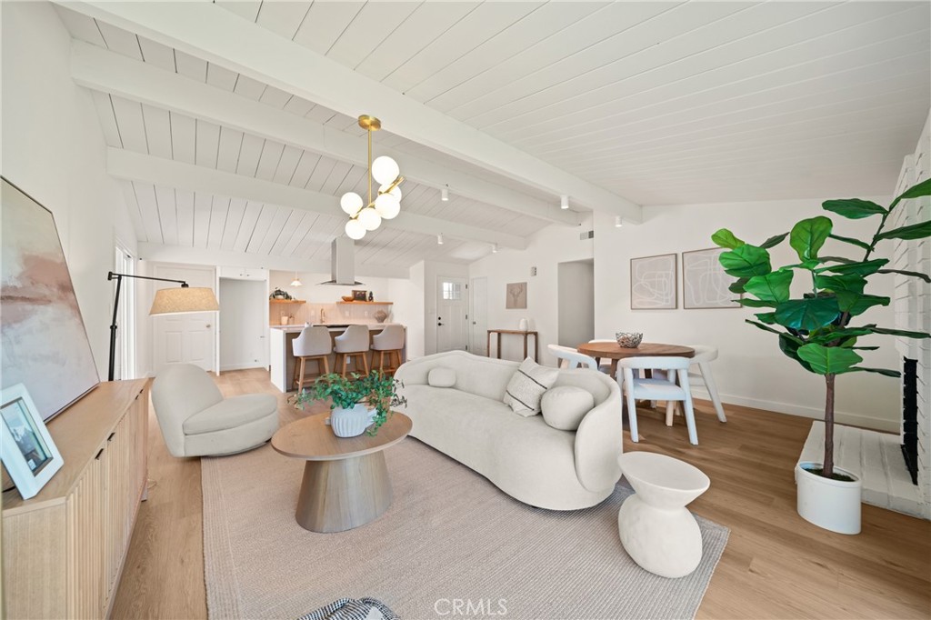 5839 Los Santos Way