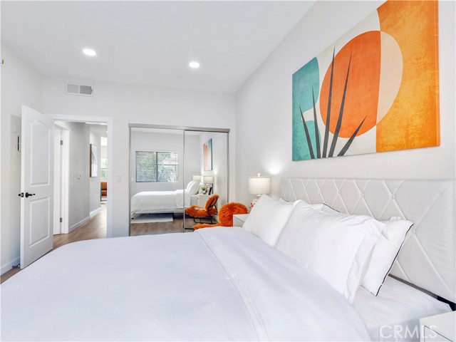 Detail Gallery Image 33 of 45 For 7320 Balboa Bld, Lake Balboa,  CA 91406 - 2 Beds | 2 Baths