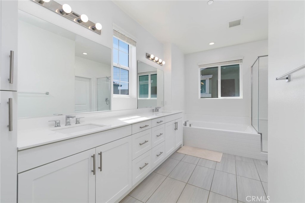 MLS #WS25178644 img 16