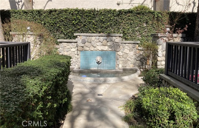 Detail Gallery Image 7 of 56 For 2447 Oneida St #2,  Pasadena,  CA 91107 - 3 Beds | 2/1 Baths