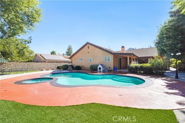 22329 Plummer Street, Chatsworth CA: https://media.crmls.org/medias/0d5c2cc0-7649-47b4-a77a-8c8596dbb2eb.jpg