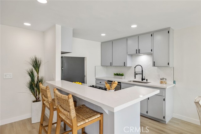 1720 Ardmore Avenue, Hermosa Beach, California 90254, 1 Bedroom Bedrooms, ,1 BathroomBathrooms,Residential,Sold,Ardmore,PV24115182