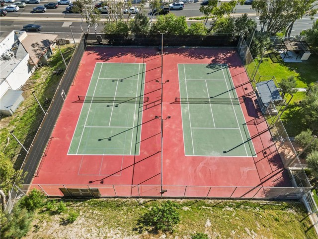 Detail Gallery Image 43 of 44 For 16503 Fairglade, Canyon Country,  CA 91387 - 4 Beds | 3 Baths