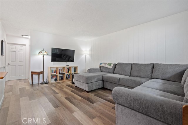 Detail Gallery Image 4 of 27 For 3265 Santa Fe Ave #60,  Long Beach,  CA 90810 - 2 Beds | 1 Baths