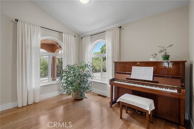 Detail Gallery Image 12 of 51 For 21425 Valley Oak Dr, Middletown,  CA 95461 - 3 Beds | 2/1 Baths