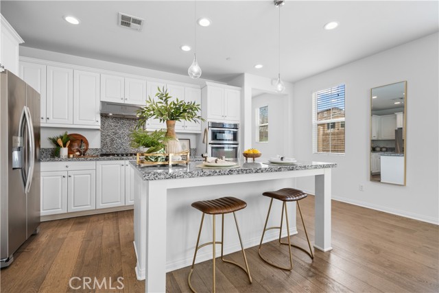 333 Calle Elegante, Lake Forest CA: https://media.crmls.org/medias/0d5eeeae-9b6a-48fb-8f57-052b5a682686.jpg