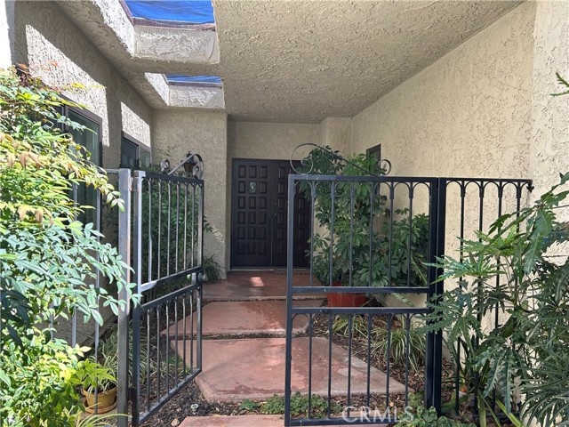 Detail Gallery Image 1 of 39 For 14676 Deervale Pl, Sherman Oaks,  CA 91403 - 4 Beds | 3 Baths