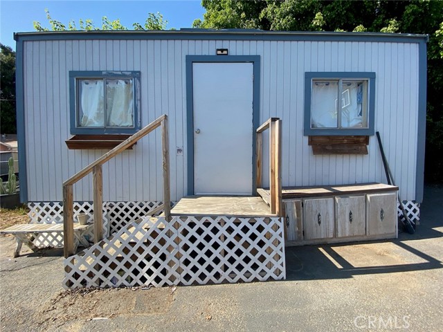 522 S Pico Avenue, Fallbrook CA: https://media.crmls.org/medias/0d610629-ceb8-486a-9718-ffffc8e3552c.jpg
