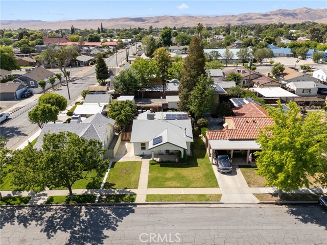 221 College Avenue, Coalinga CA: https://media.crmls.org/medias/0d61b74e-0b82-495d-aac2-89f808e448f8.jpg