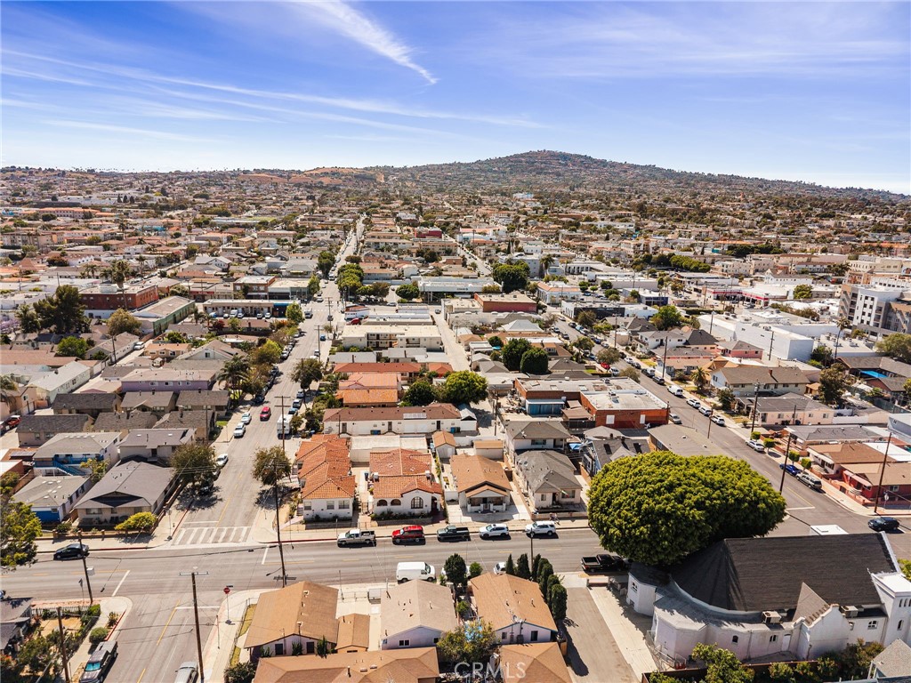 https://media.crmls.org/medias/0d61be74-9b56-4c7b-beda-8865f94d0596.jpg?preset=X-Large
