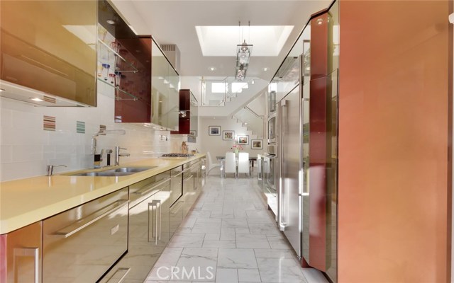 1 Tiburon Court, Manhattan Beach, California 90266, 3 Bedrooms Bedrooms, ,Residential,Sold,Tiburon,SB17005932