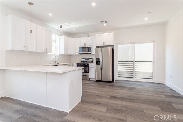 1032 N Oxford Avenue, Los Angeles CA: https://media.crmls.org/medias/0d624a9d-83d1-4b7b-a0f6-4e001472977d.jpg