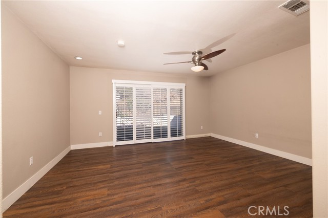 5760 Falling Leaf Lane, Jurupa Valley CA: https://media.crmls.org/medias/0d629a2b-b49a-48af-ae4d-66f591105683.jpg