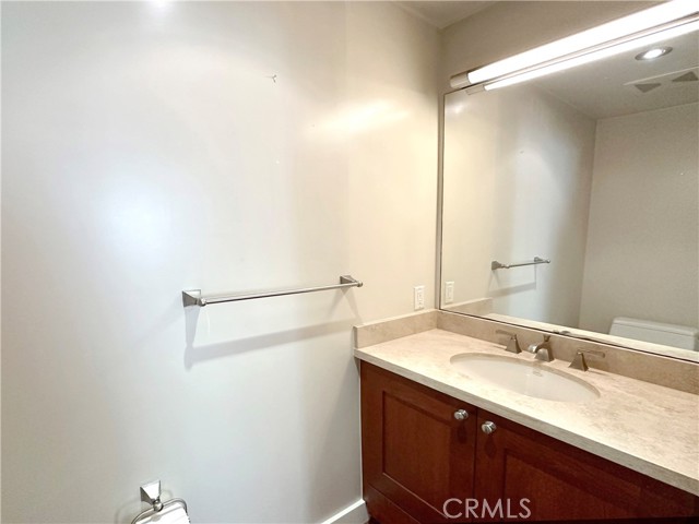 700 E Street, San Diego, California 92101, 1 Bedroom Bedrooms, ,2 BathroomsBathrooms,Residential,For Sale,E Street,OC24112082