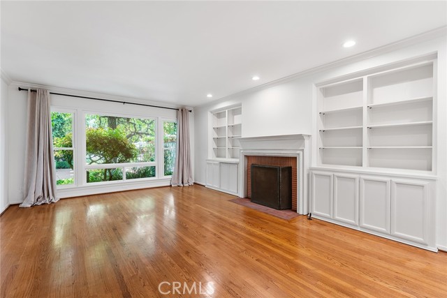 11053 Strathmore Drive, Westwood - Century City CA: https://media.crmls.org/medias/0d647b3d-bec9-47d4-a542-481c2ec7b30a.jpg