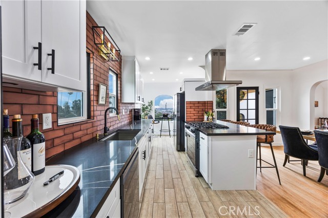 3135 Minnesota Street, Los Angeles CA: https://media.crmls.org/medias/0d65dd1d-8be3-4503-b4f8-4ec3b899a7a4.jpg
