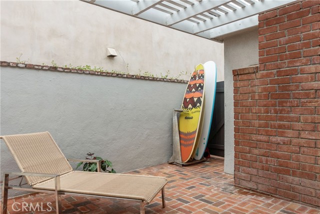 304 Larkspur Avenue, Corona del Mar CA: https://media.crmls.org/medias/0d668075-3bc9-45c8-a90e-3922841c24bc.jpg