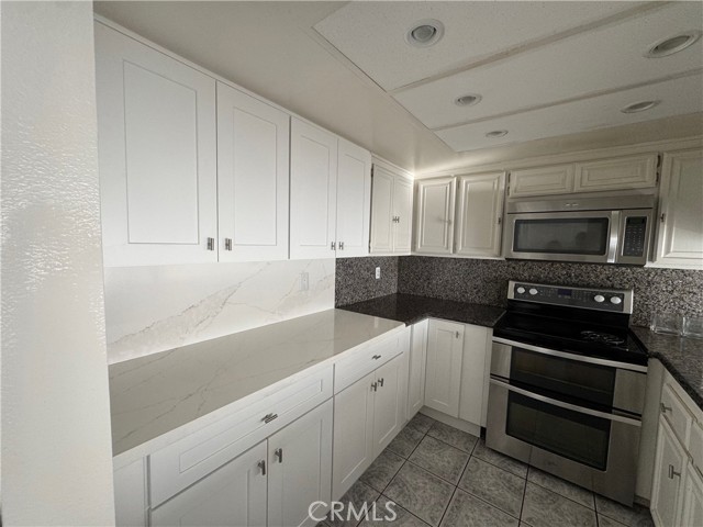 Detail Gallery Image 16 of 39 For 1693 S Heritage Cir, Anaheim,  CA 92804 - 3 Beds | 2 Baths